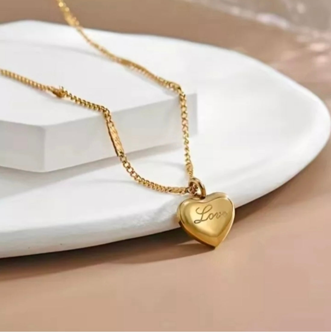 Engraved Love Heart Necklace 18K Gold Plated | Dainty Romantic Jewelry | Everyday Layering Pendant 45+5cm