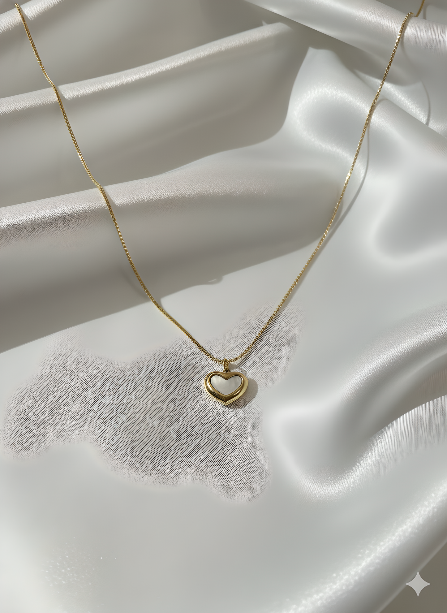 Mother of Pearl Mini Heart Necklace 18K Gold Plated | Dainty Everyday Jewelry | Minimal Romantic Pendant 45+5cm