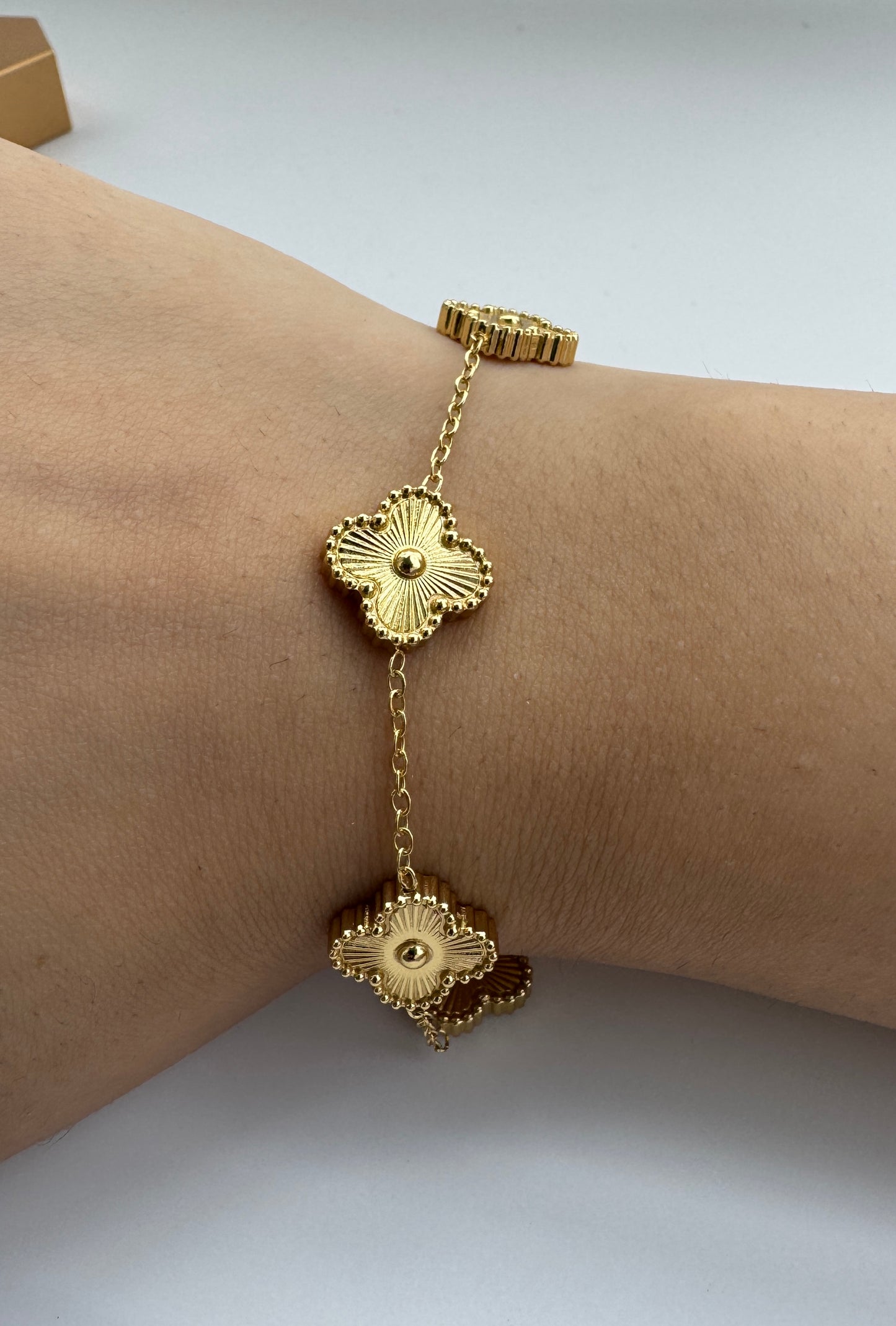 18k gold plated clover bracelet