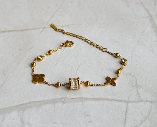 Clover Charm Barrel Bracelet – Gold Chain with Channel-Set CZ (Clear or Black)