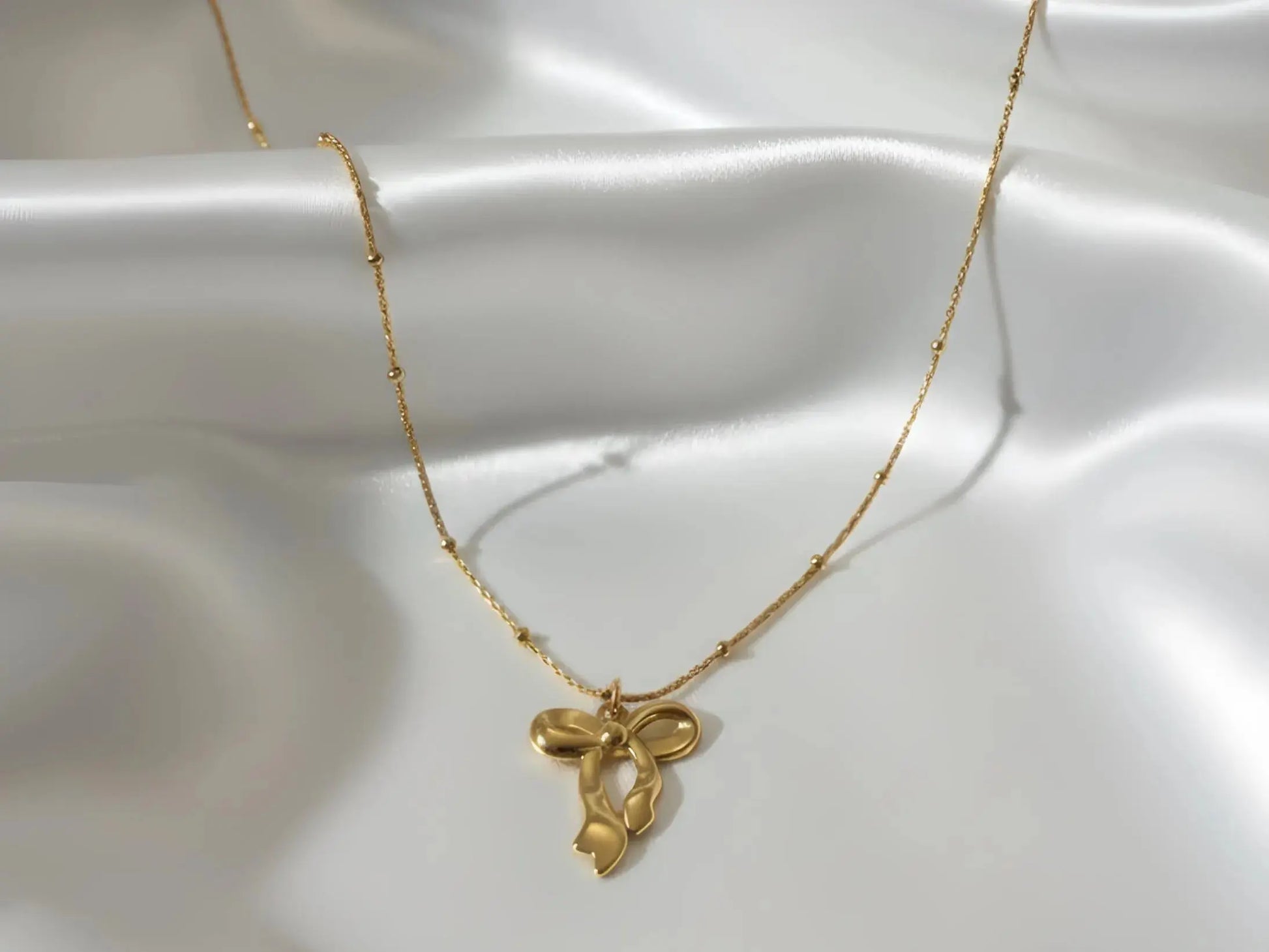 Small Bow Necklace, 18k Gold Plated - AurviJewelry